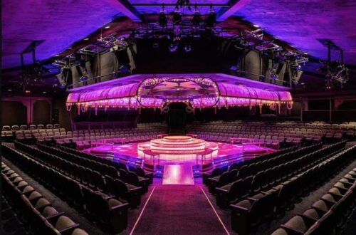 Marriott Theatre in the Lincolnshire Marriott Resort. Courtesy Lincolnshire Marriott Resort